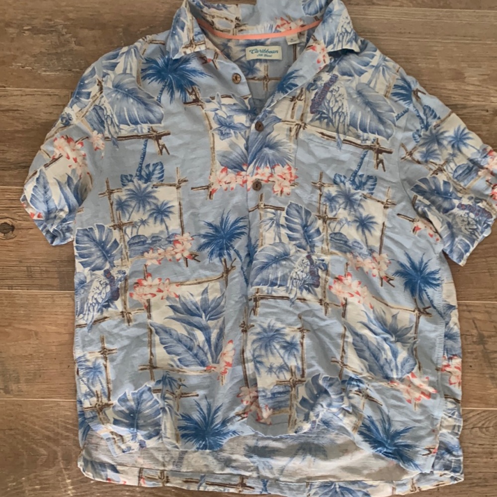 Men’s Hawaiian shirt. Size XL